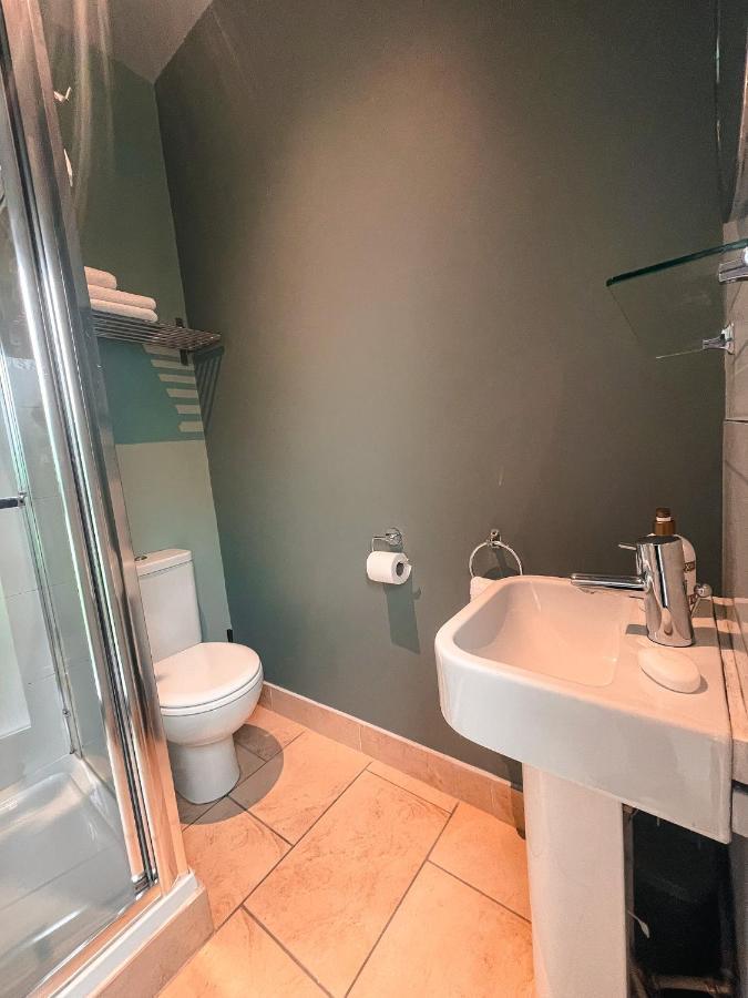 The Blue Door Apartment Кэрсивин Экстерьер фото