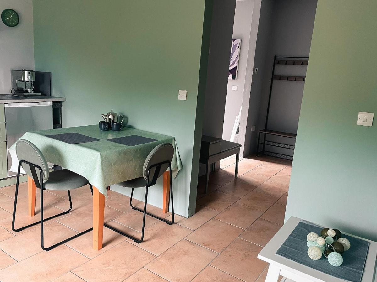 The Blue Door Apartment Кэрсивин Экстерьер фото